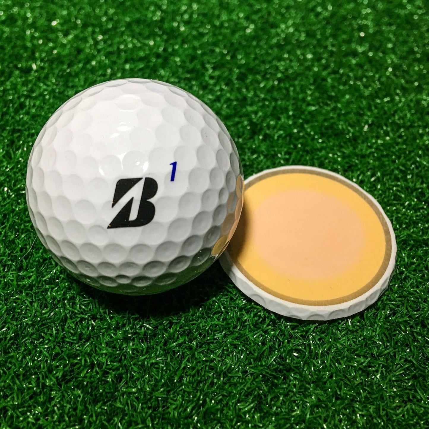 Ball Marker: Bridgestone Tour B XS - Ball Marker: Bridgestone Tour B XS - GolfBallGuts