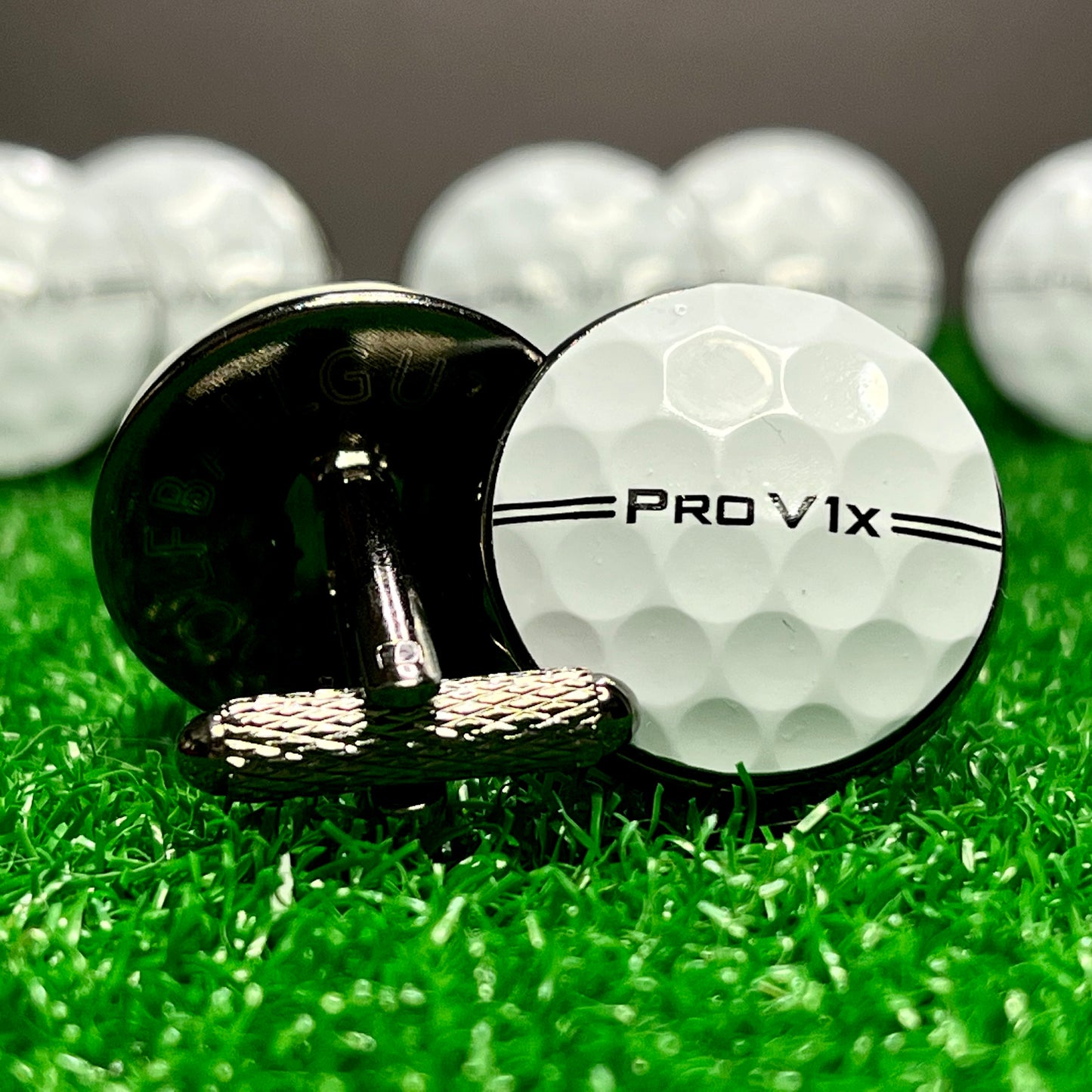Cufflinks: Titleist Alignment Marker (One Pair) - Cufflinks: Titleist Alignment Marker (One Pair) - GolfBallGuts