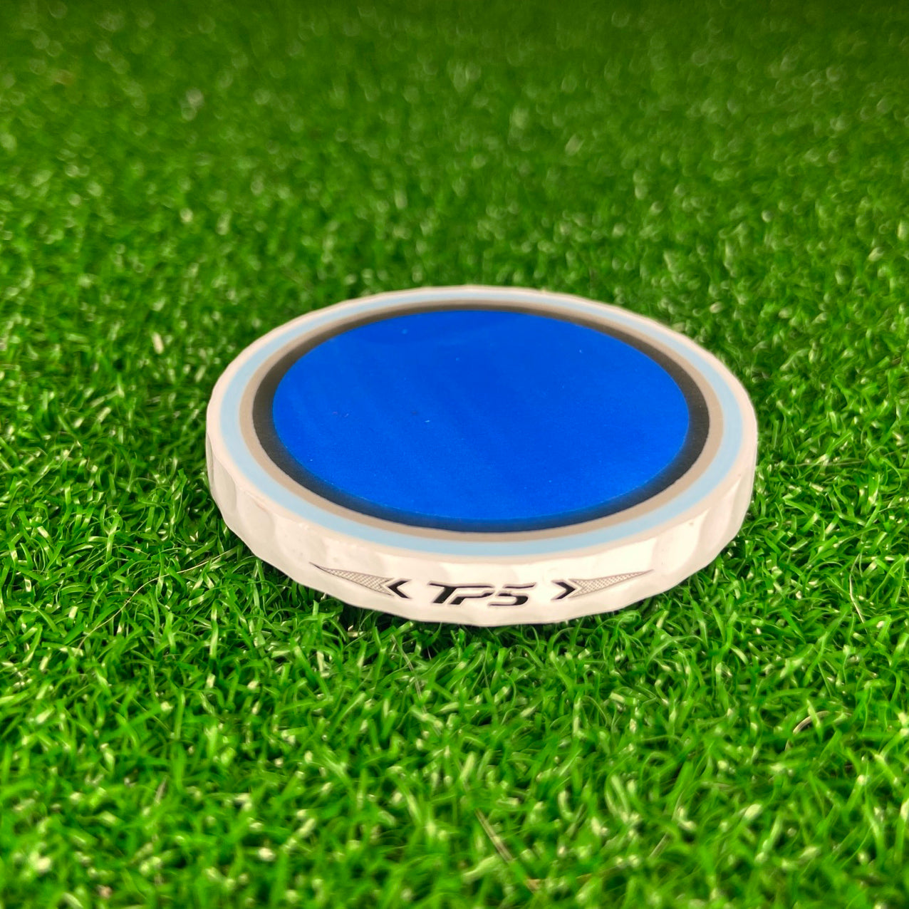 Ball Marker: TaylorMade TP5 - Ball Marker: TaylorMade TP5 - GolfBallGuts